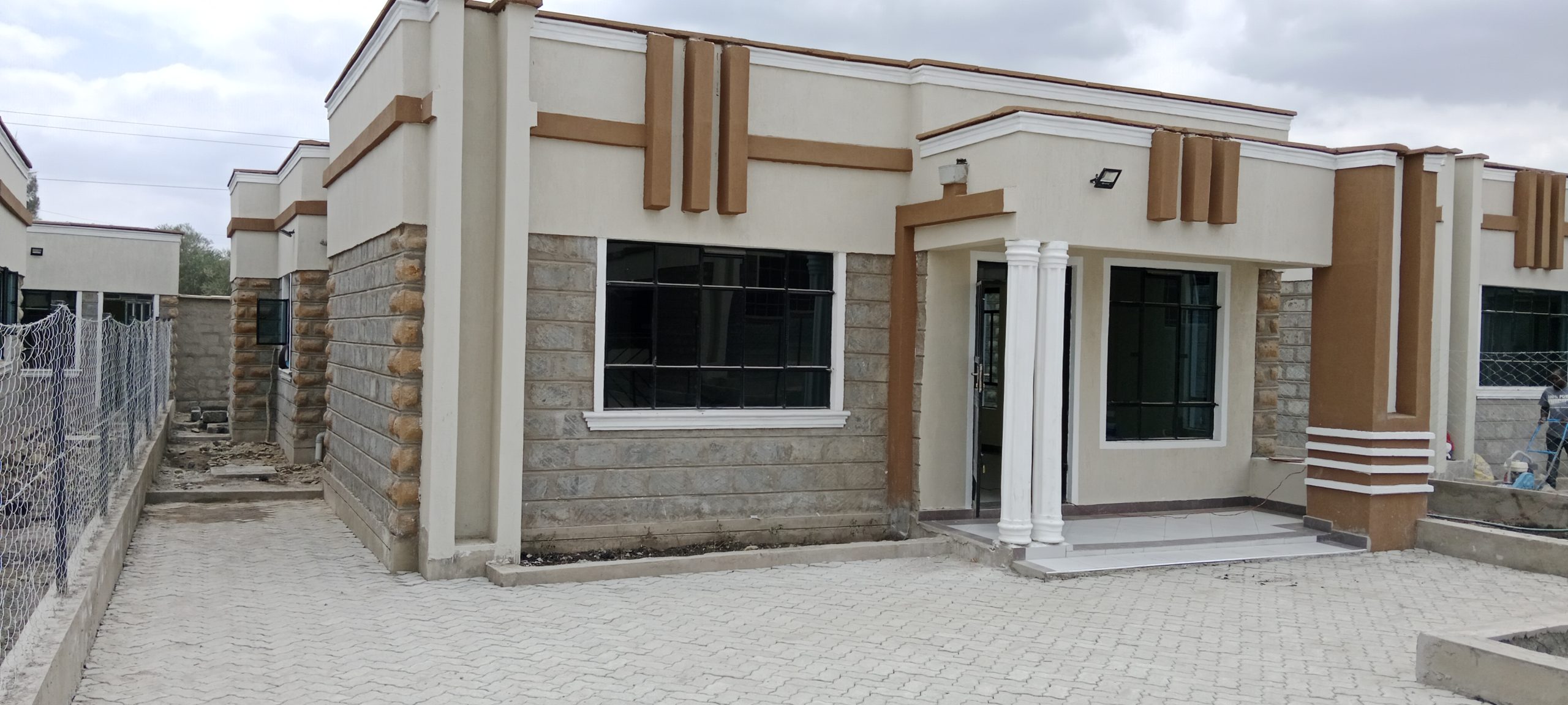 3 Bedroom House all Ensuite, Gated Community, with SQ